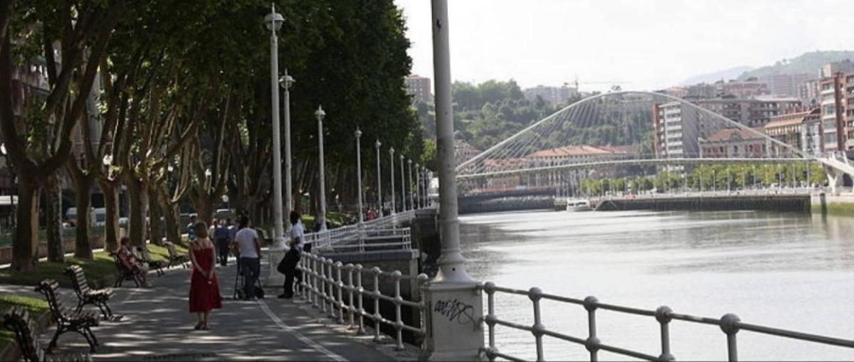 A 5 Minutos Andando Del Casco Viejo, Ayuntamiento, Plaza Circular Y Gran Via De Bilbao Y Proximo A Las 2 Lineas De Metro Bagian luar foto
