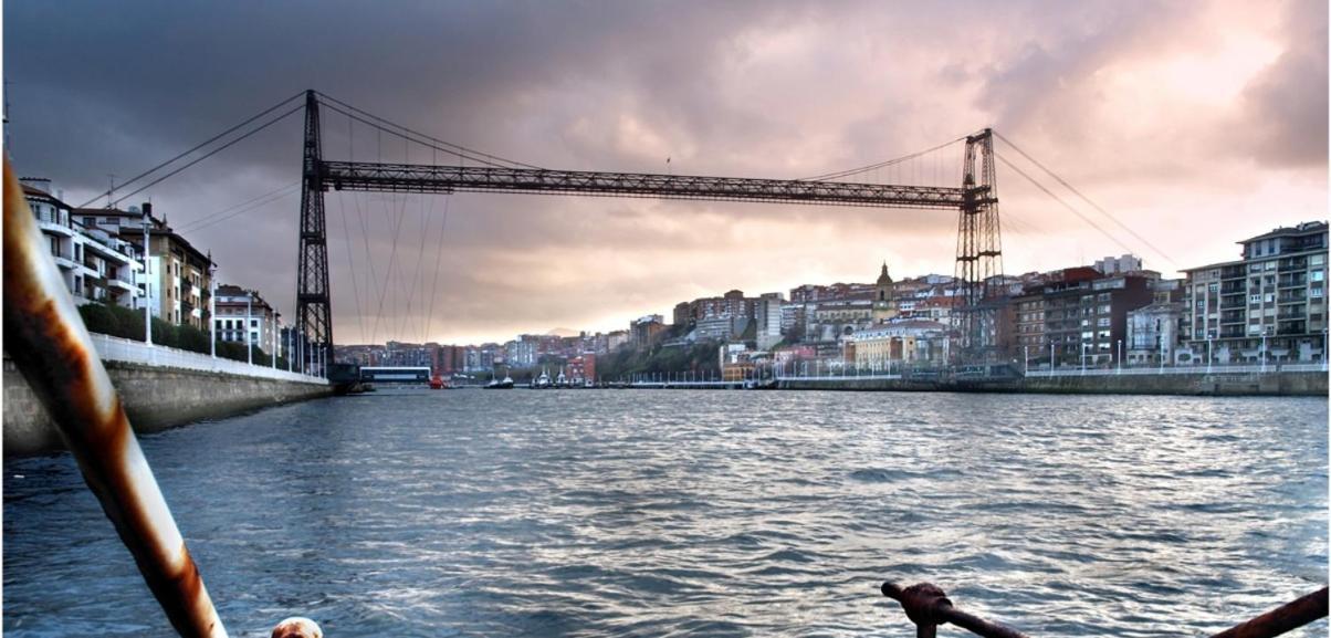 A 5 Minutos Andando Del Casco Viejo, Ayuntamiento, Plaza Circular Y Gran Via De Bilbao Y Proximo A Las 2 Lineas De Metro Bagian luar foto