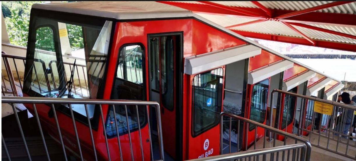 A 5 Minutos Andando Del Casco Viejo, Ayuntamiento, Plaza Circular Y Gran Via De Bilbao Y Proximo A Las 2 Lineas De Metro Bagian luar foto