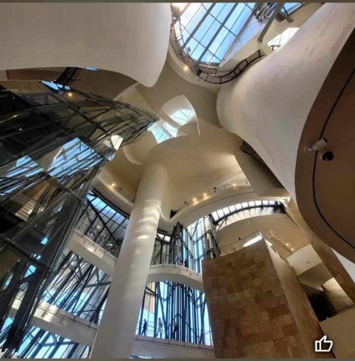 A 5 Minutos Andando Del Casco Viejo, Ayuntamiento, Plaza Circular Y Gran Via De Bilbao Y Proximo A Las 2 Lineas De Metro Bagian luar foto